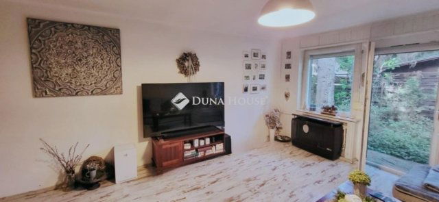 Eladó családi ház, Dunakeszin 179.9 M Ft, 6 szobás