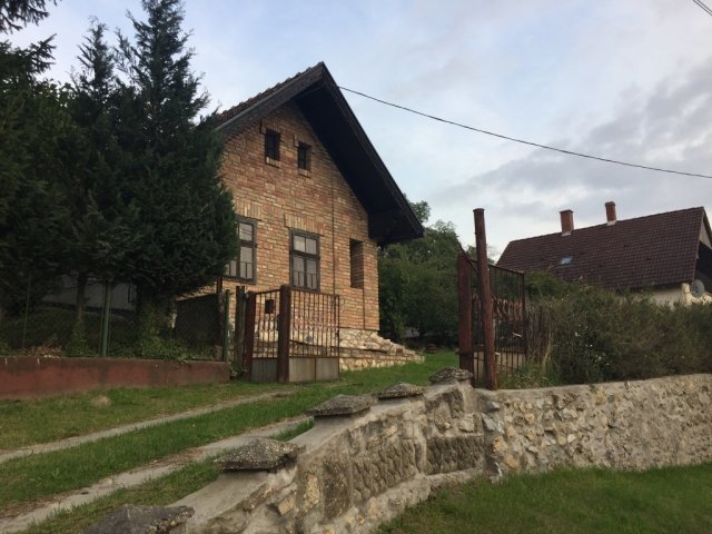 Eladó családi ház, Súron 72 M Ft, 3 szobás