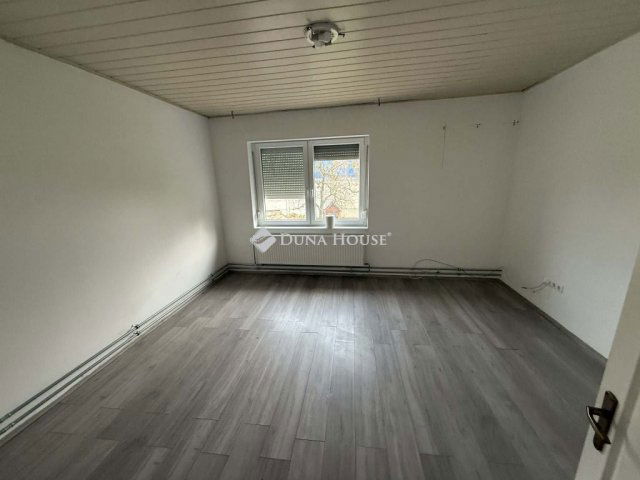 Eladó ikerház, Mosonmagyaróváron 44.99 M Ft, 2 szobás