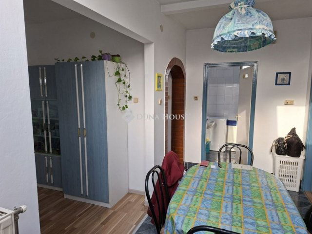 Eladó családi ház, Lovasberényben 75 M Ft, 6 szobás