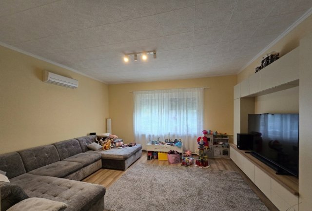 Eladó családi ház, Öttevényen 67.5 M Ft, 3 szobás