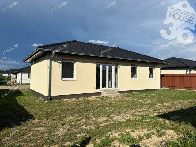 Eladó családi ház, Kecskeméten 65 M Ft, 4 szobás