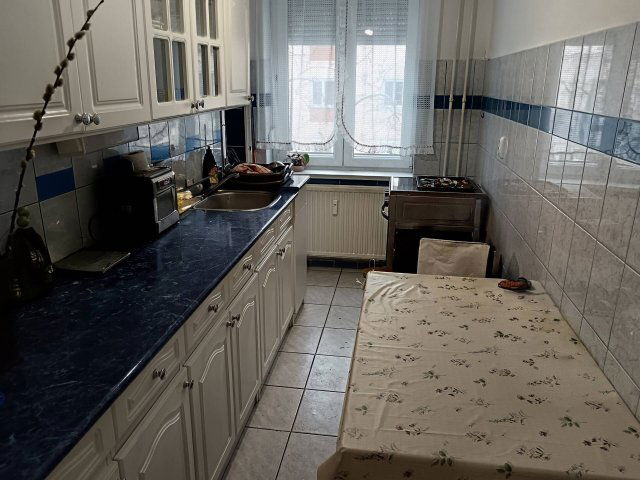 Eladó téglalakás, Oroszlányban 28 M Ft, 1 szobás