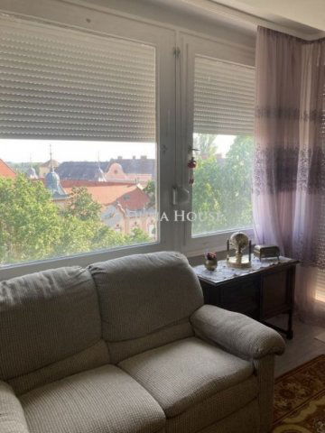 Eladó panellakás, Szentesen 47 M Ft, 3 szobás