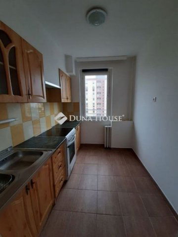 Eladó panellakás, Pécsett 37.99 M Ft, 2 szobás