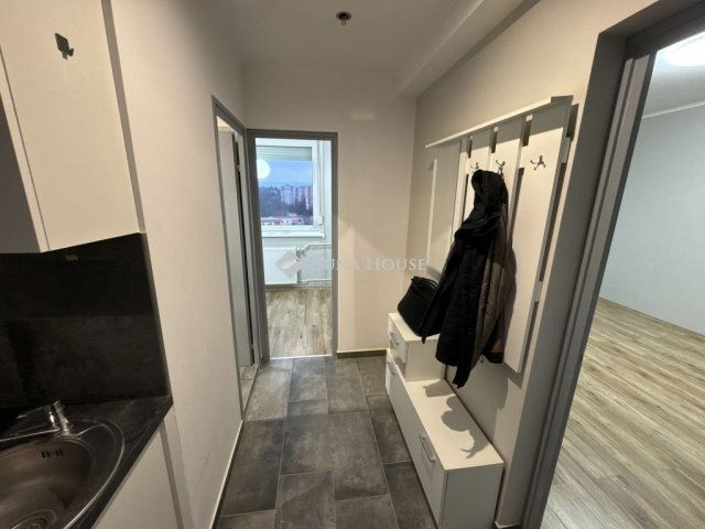 Eladó panellakás, Ajkán 30 M Ft, 2 szobás / költözzbe.hu