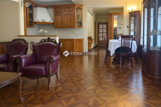 Eladó családi ház, Budapesten, XXII. kerületben 250 M Ft