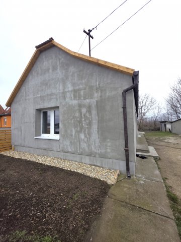 Eladó családi ház, Sárkeresztúron, Dózsa György úton 22 M Ft