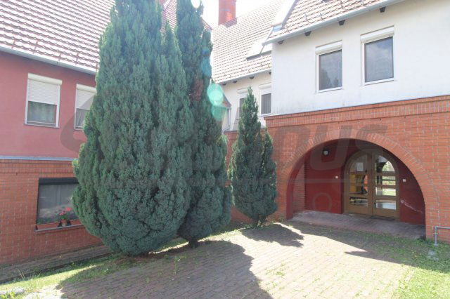 Eladó téglalakás, Hévízen 49.99 M Ft, 2 szobás