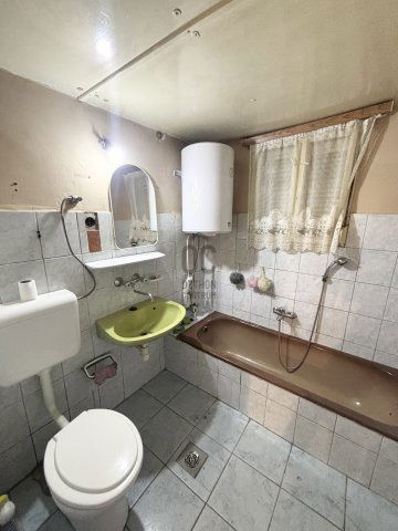 Eladó családi ház, Nyáregyházán 27.5 M Ft, 2 szobás