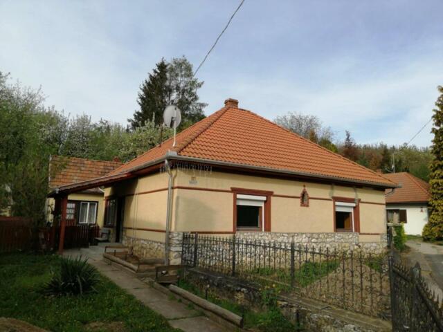 Eladó családi ház, Kácson 25 M Ft, 2 szobás