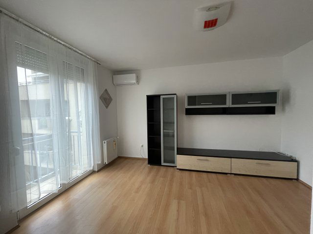 Kiadó téglalakás, albérlet, VIII. kerületben, Koszorú utcában