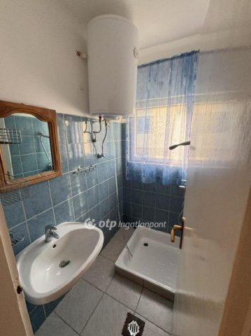 Eladó nyaraló, Alsóörsön 57 M Ft, 1+1 szobás