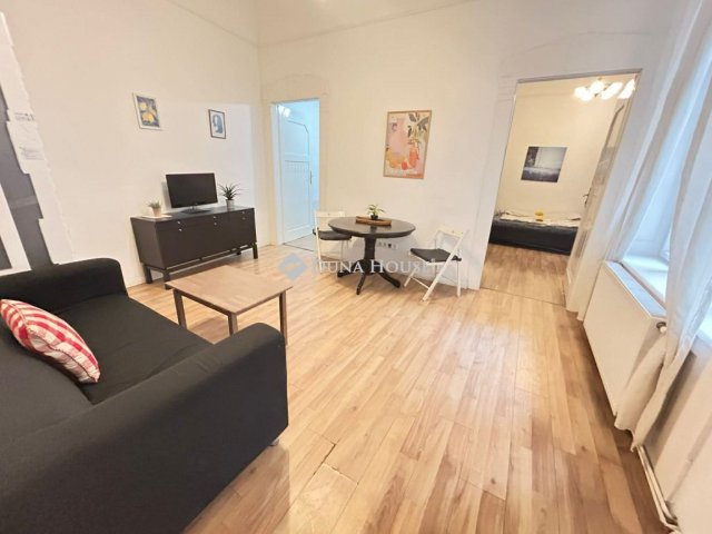 Eladó téglalakás, Budapesten, VI. kerületben, Dessewffy utcában