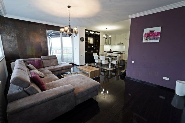 Eladó téglalakás, Szegeden, Felső Tisza-Part utcában 158 M Ft