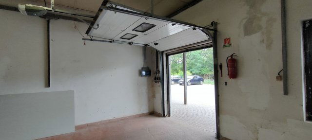 Kiadó ipari ingatlan, Székesfehérvárott, Sereg utcában