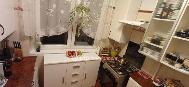 Eladó panellakás, Budapesten, III. kerületben 84.99 M Ft