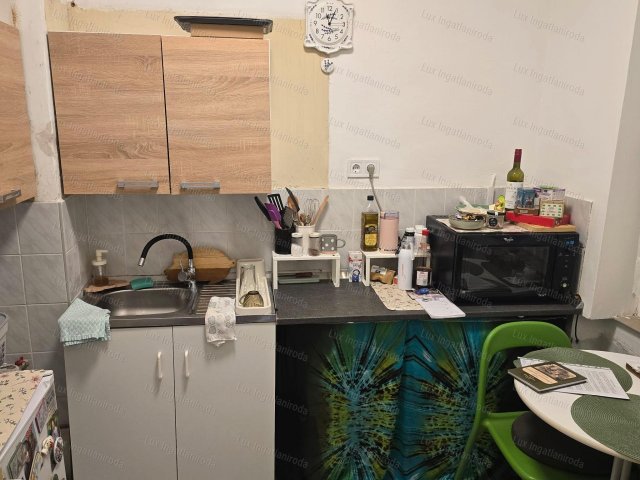 Kiadó téglalakás, albérlet, Tatabányán 140 E Ft / hó