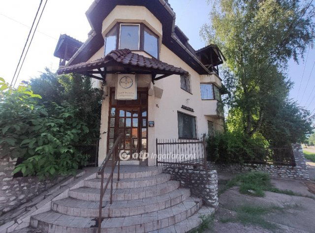 Eladó családi ház, Putnokon 49 M Ft, 8+2 szobás