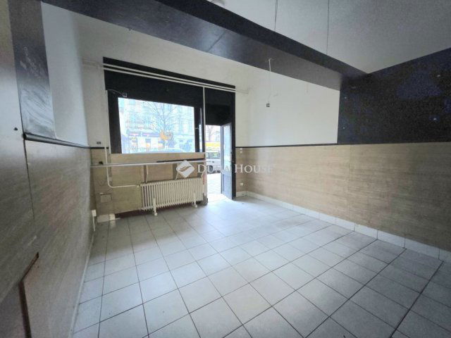 Kiadó üzlethelyiség, Sopronban, Ógabona téren 150 E Ft / hó