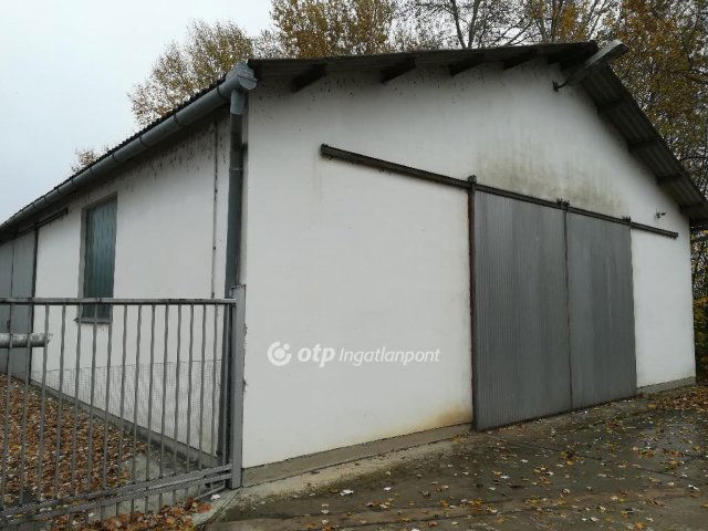 Eladó ipari ingatlan, Mezőkovácsházán 110 M Ft