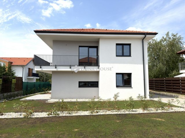 Eladó családi ház, Balatonfüreden 269 M Ft, 6 szobás