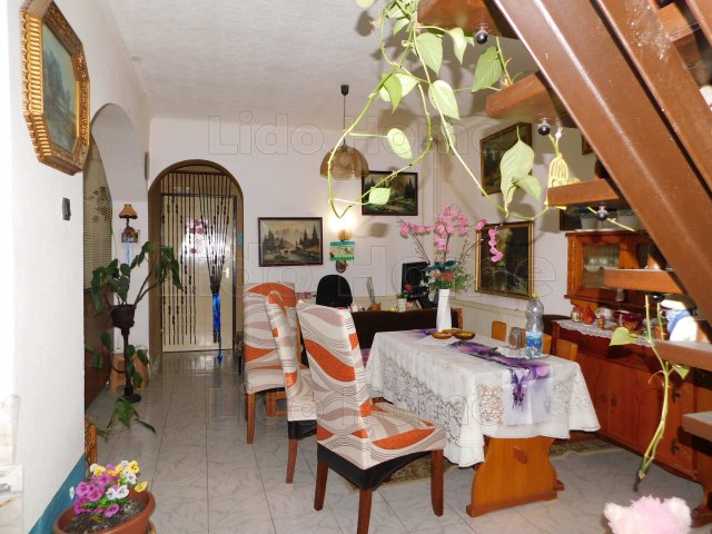 Eladó családi ház, Ősin 59.9 M Ft, 4 szobás