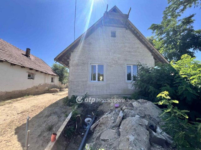 Eladó családi ház, Kakucson 47.6 M Ft, 2+2 szobás