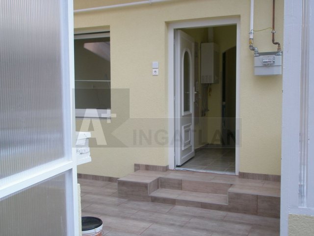 Kiadó téglalakás, albérlet, Szegeden 150 E Ft / hó, 1 szobás