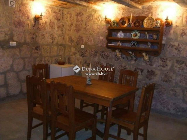 Eladó családi ház, Egerben 169 M Ft, 6 szobás