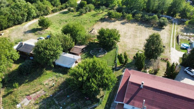 Eladó családi ház, Gyúrón 219.9 M Ft, 5 szobás