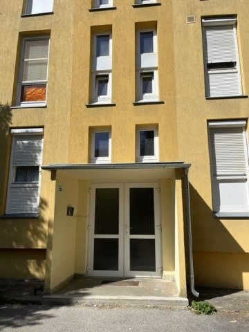 Eladó panellakás, Pécsett, Gadó utcában 36 M Ft, 1+1 szobás