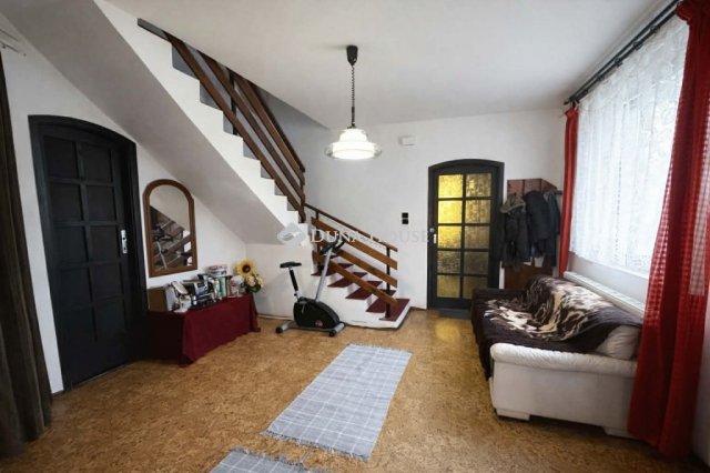 Eladó családi ház, Izsákon 34.5 M Ft, 6 szobás