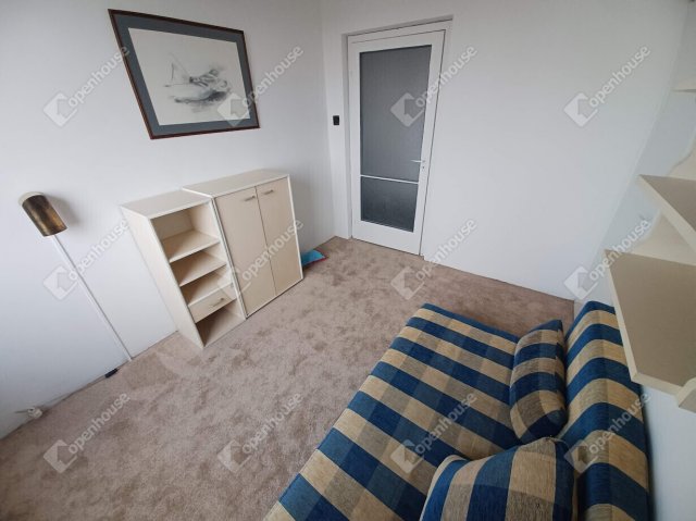 Eladó panellakás, Debrecenben 69.9 M Ft, 3 szobás