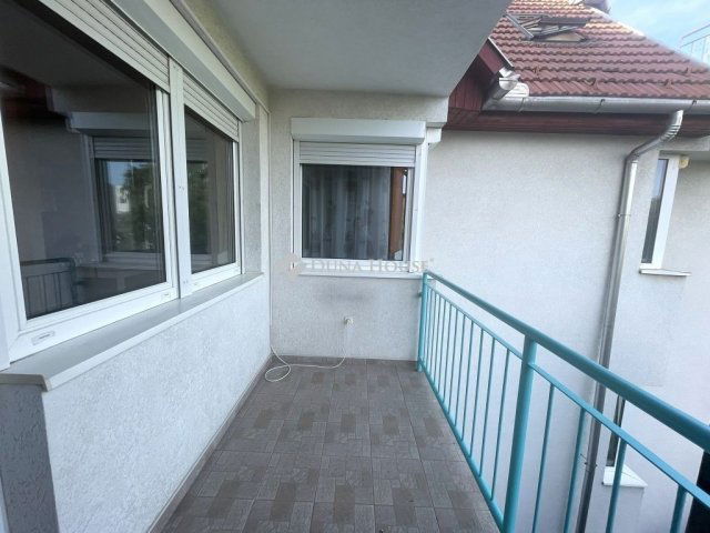 Eladó téglalakás, Szegeden 78.5 M Ft, 3 szobás
