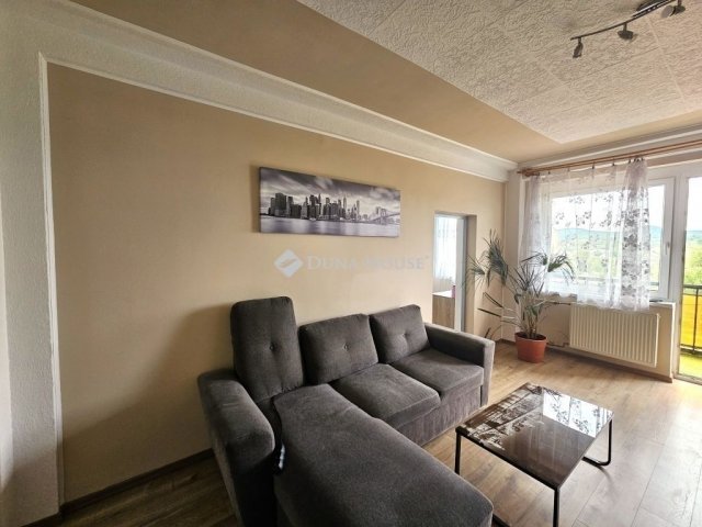 Eladó panellakás, Nyergesújfaluban 43 M Ft, 2 szobás