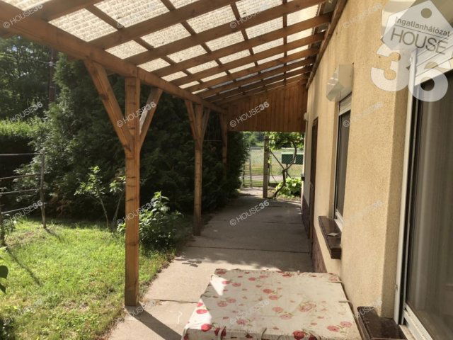 Eladó családi ház, Nyárlőrincen 22 M Ft, 1 szobás