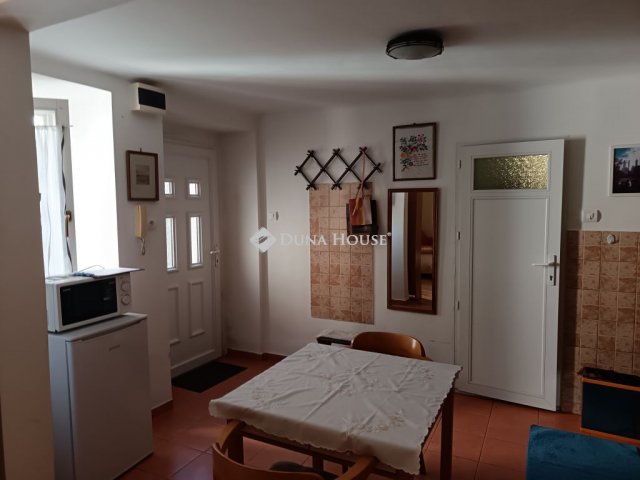 Kiadó téglalakás, albérlet, Szegeden, Juhász Gyula utcában