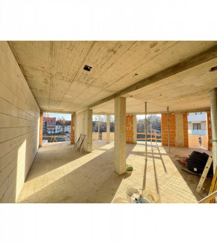 Eladó téglalakás, Szegeden 98 M Ft, 3 szobás