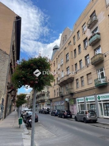 Eladó téglalakás, Budapesten, VII. kerületben 110.9 M Ft