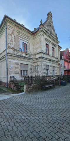 Eladó téglalakás, Siófokon 179.99 M Ft, 5 szobás