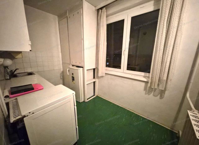 Eladó panellakás, Tatabányán 37.8 M Ft, 2 szobás