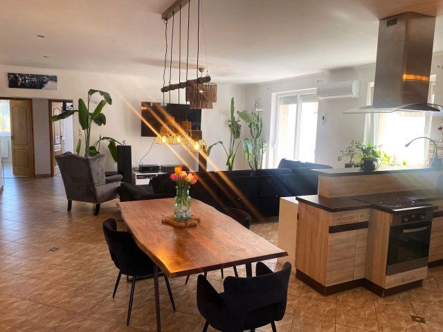 Eladó családi ház, Győrött 144.99 M Ft, 4 szobás