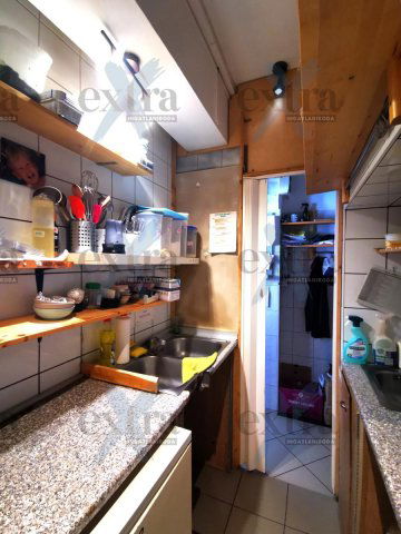 Eladó üzlethelyiség, Szegeden 9.5 M Ft, 1 szobás