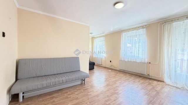 Eladó téglalakás, Egerben 49.9 M Ft, 2 szobás