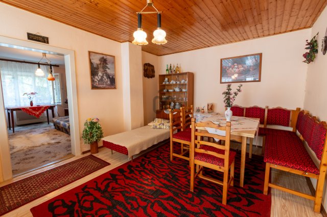 Eladó családi ház, Magyaralmáson 37.9 M Ft, 3 szobás