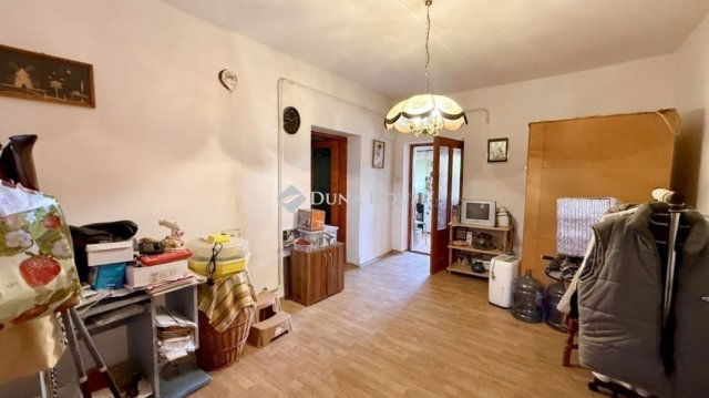 Eladó családi ház, Kiszomboron 29.9 M Ft, 3 szobás