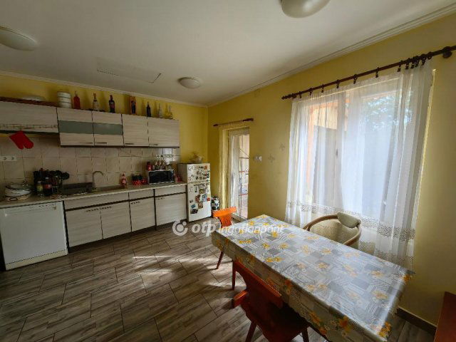 Eladó családi ház, Kunhegyesen 20 M Ft, 2 szobás