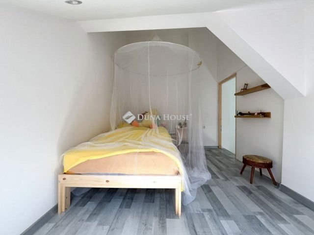 Eladó téglalakás, Budapesten, XX. kerületben 37.9 M Ft, 3 szobás