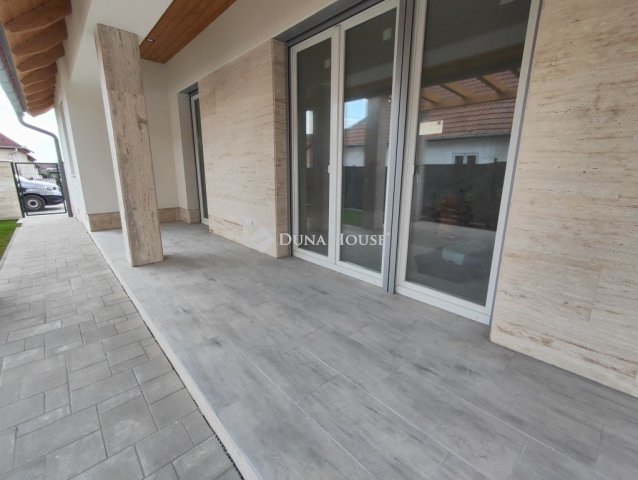 Eladó családi ház, Ráckeresztúron 84.99 M Ft, 4 szobás